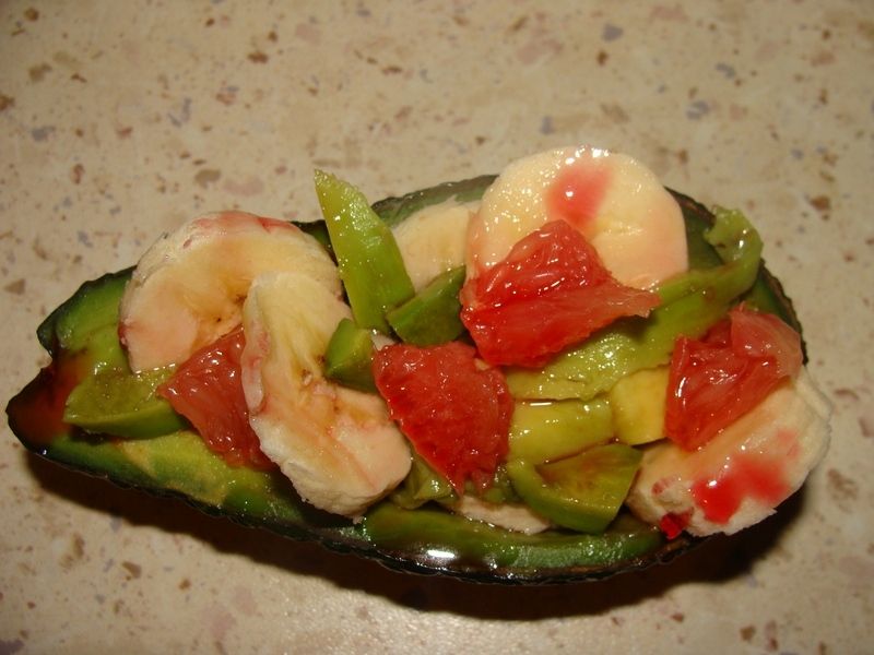 Owocowa sałatka z awokado