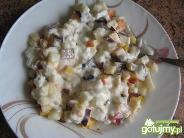 Owocowa sałatka z błonnikiem  Owocowa sałatka z błonnikiem