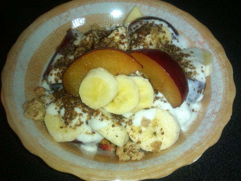 Owocowe śniadanie z siemieniem lnianym  Owocowe śniadanie z siemieniem lnianym