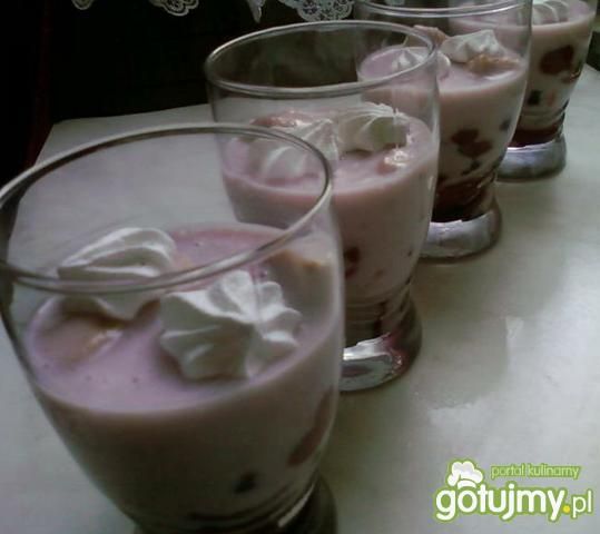 Owocowo, budyniowo.... :) Owocowo, budyniowo.... :)