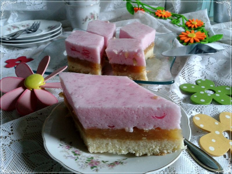 Owocowo-piankowy przekładaniec Owocowo-piankowy przekładaniec