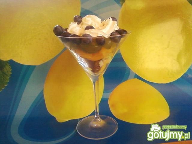 Owocowy pucharek. Owocowy pucharek.