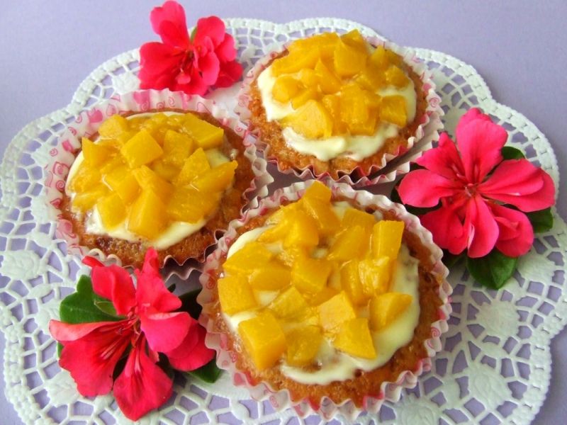 Owsiane muffinki z brzoskwiniami