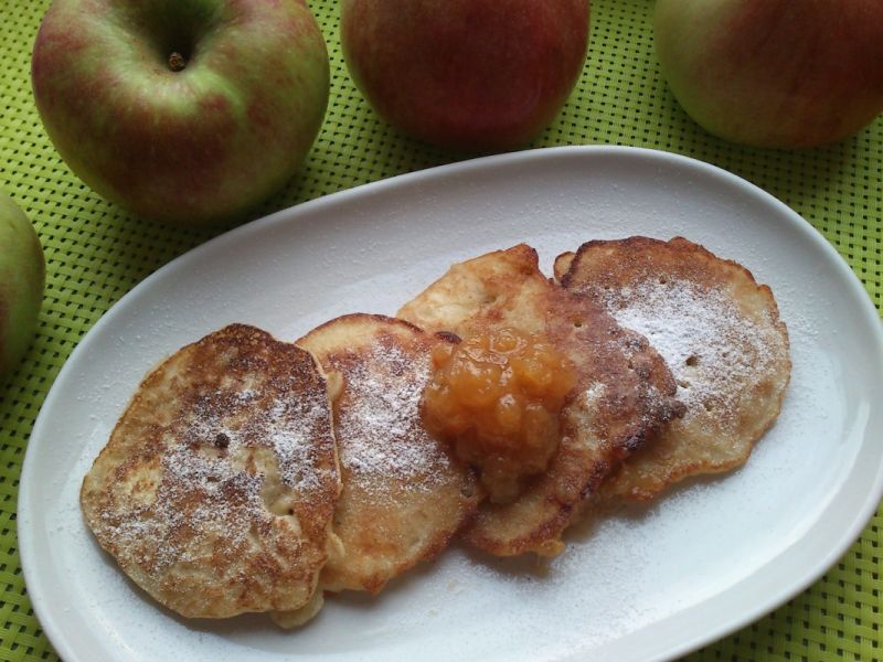 Owsiane racuchy z jabłkami Owsiane racuchy z jabłkami