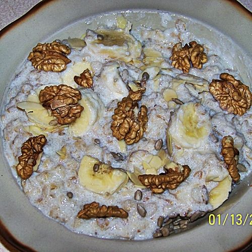 Owsianka bananowa na mleku z bakaliami Owsianka bananowa na mleku z bakaliami