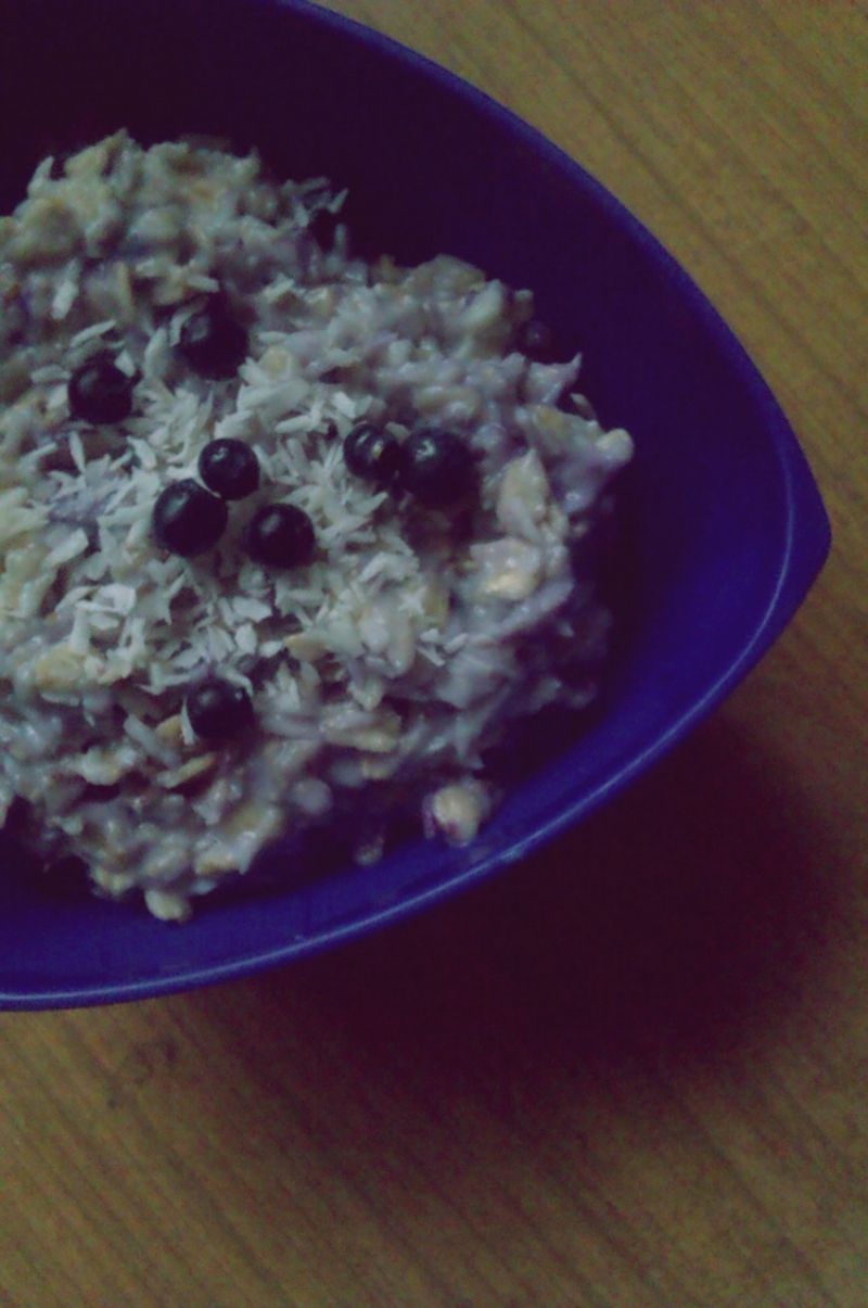 Owsianka Kokosowo-Jagodowa Owsianka Kokosowo-Jagodowa