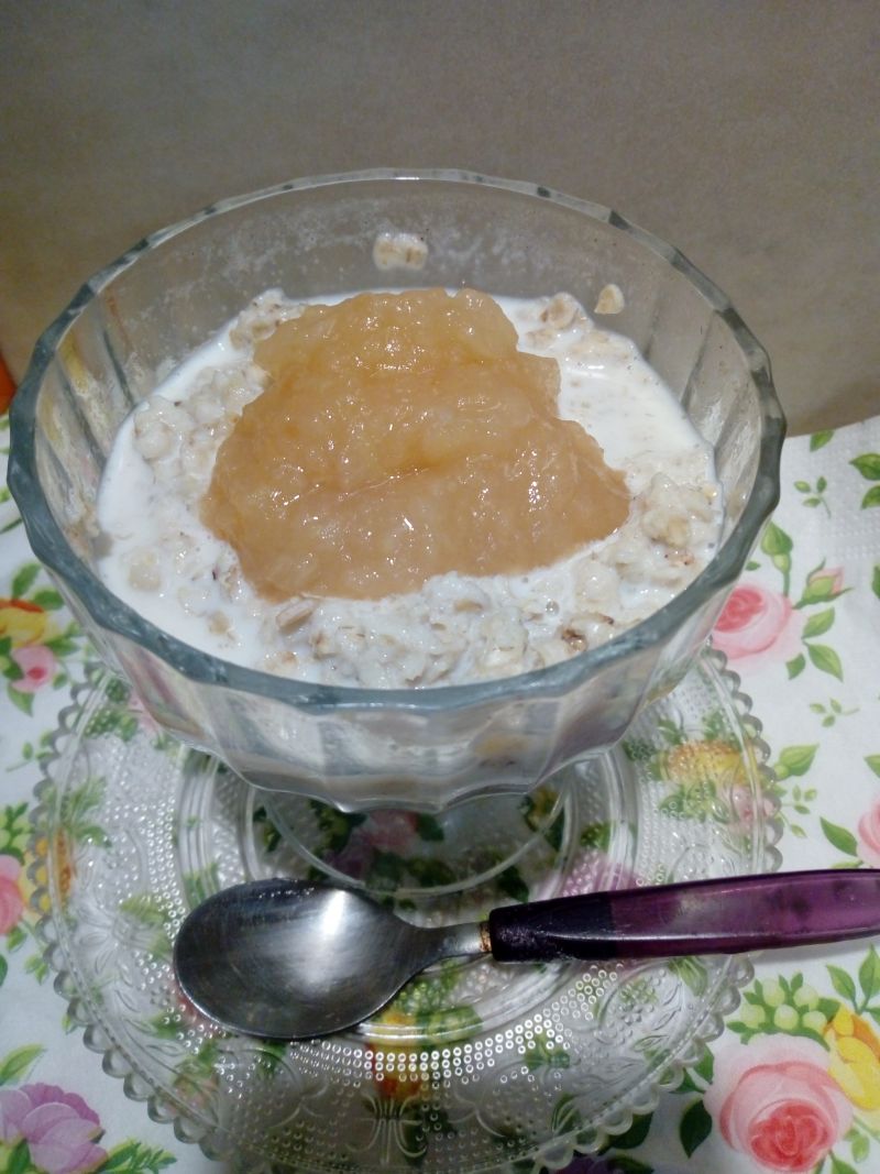 Owsianka o smaku szarlotki