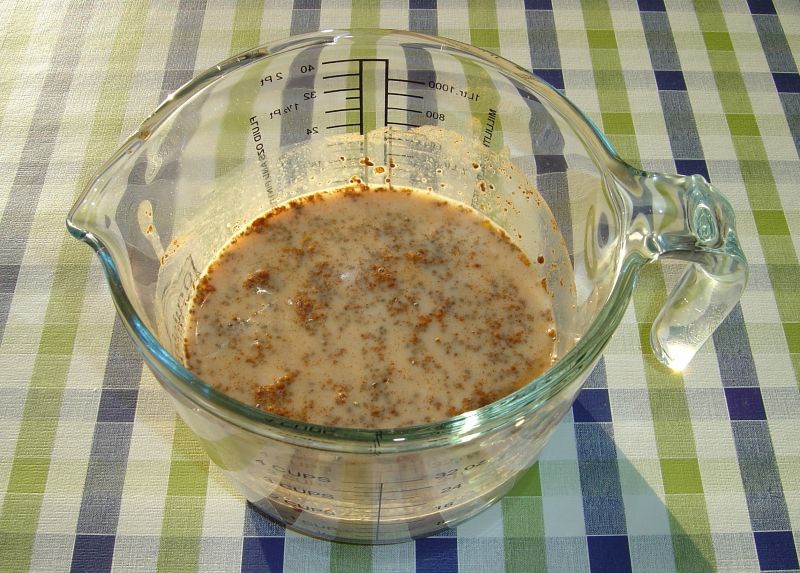 Owsianka z chia, bananem i orzechami