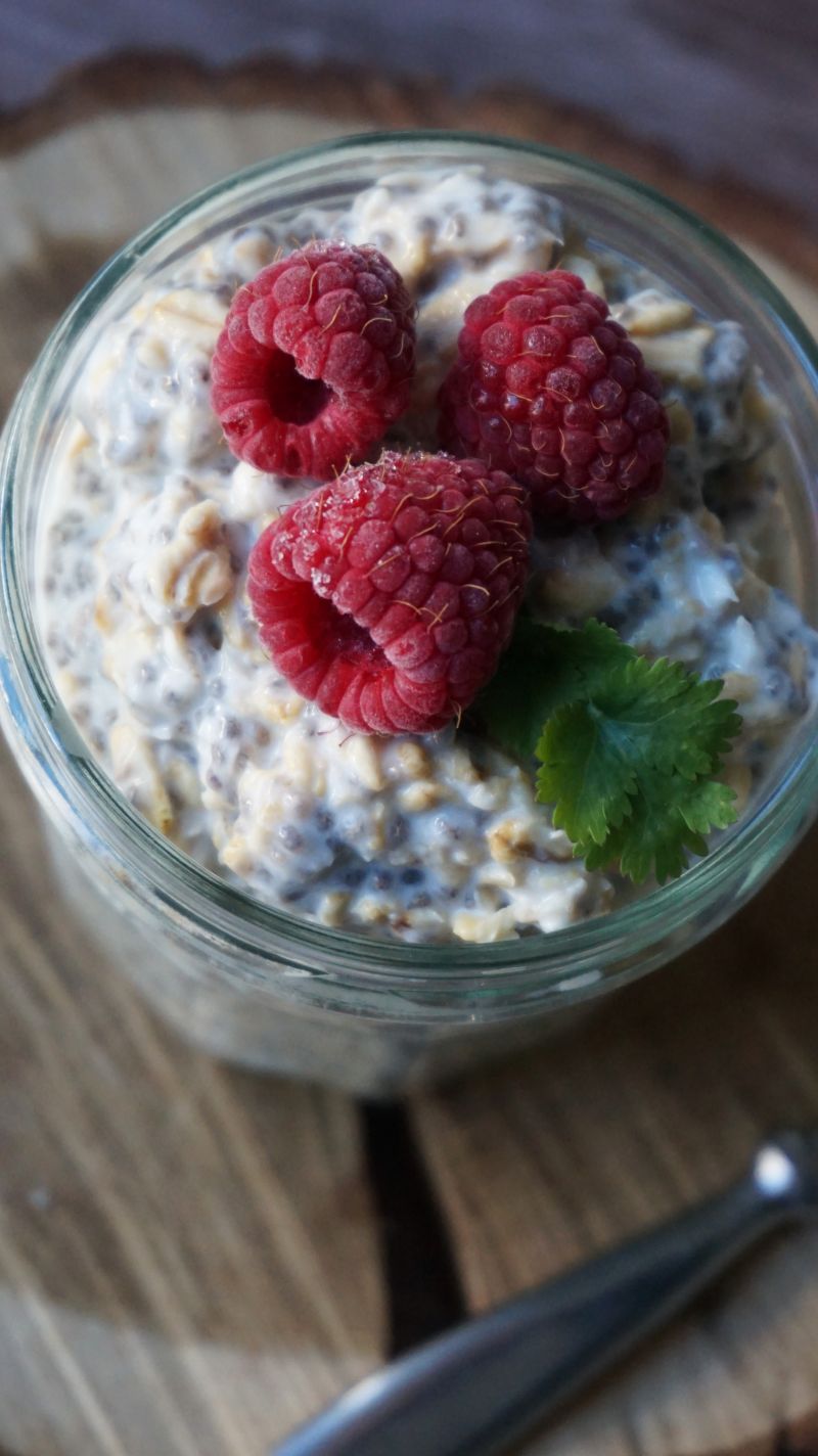 Owsianka z chia (bez gotowania) Owsianka z chia (bez gotowania)