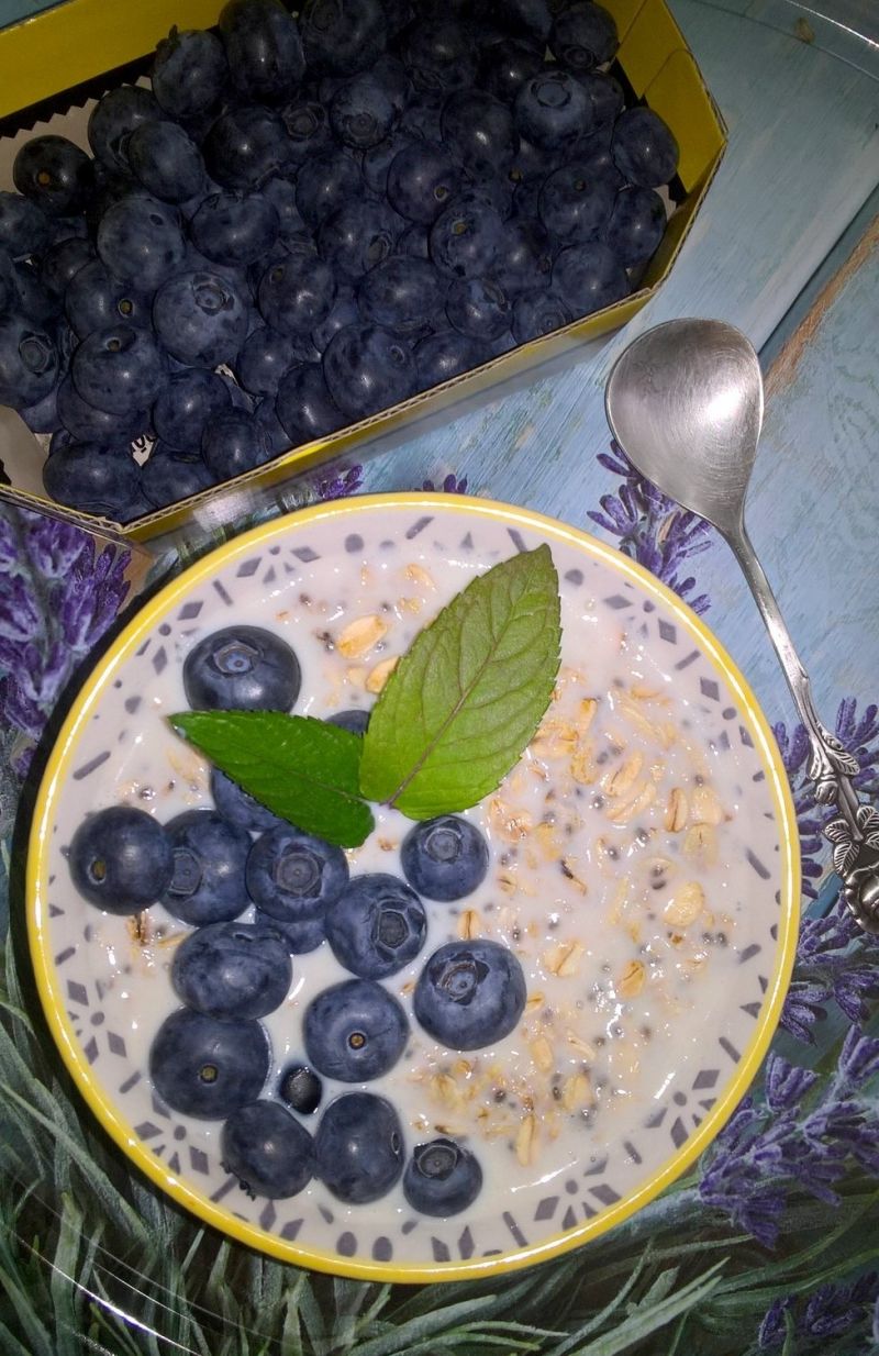 Owsianka z chia i borówkami
