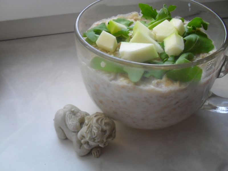 Owsianka z cukinią i rukolą