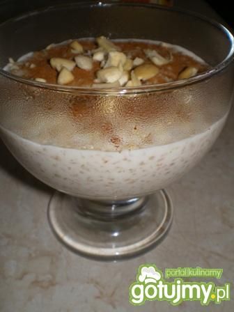 Owsianka z cynamonem i migdałami