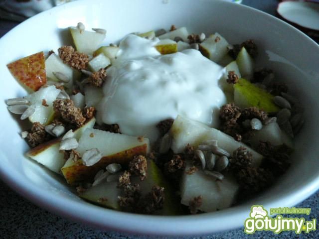 Owsianka z jogurtem i gruchą wg Elfi Owsianka z jogurtem i gruchą wg Elfi
