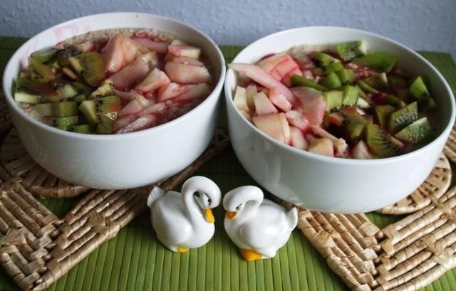 Owsianka z kiwi i gruszka dla dwojga Owsianka z kiwi i gruszka dla dwojga