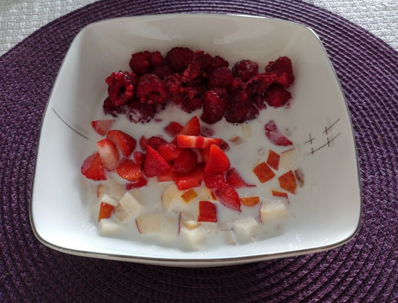 Owsianka z owocami Owsianka z owocami