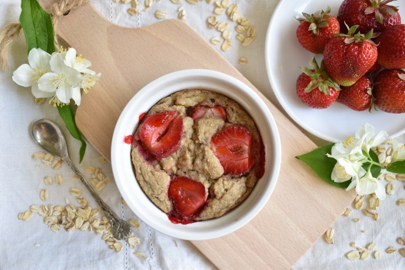 Owsianka z piekarnika z truskawkami