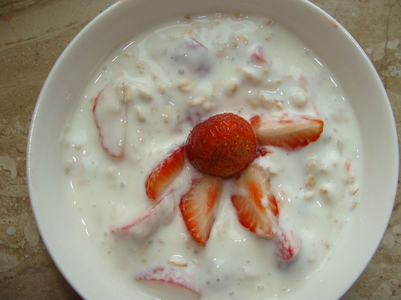 Owsianka z truskawkami  Owsianka z truskawkami