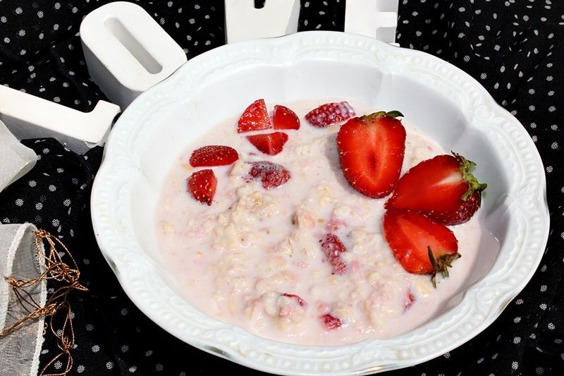 Owsianka z truskawkami Owsianka z truskawkami