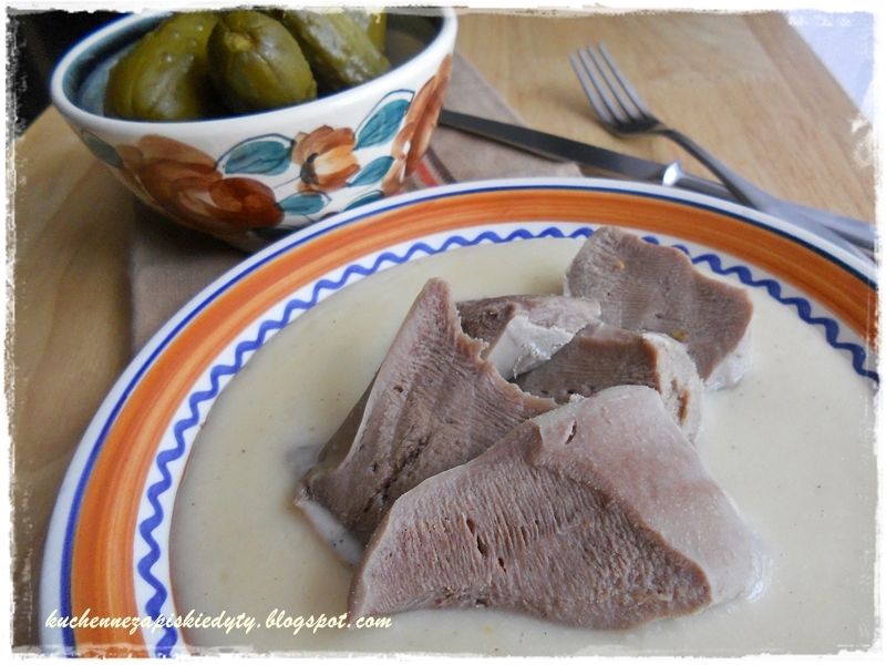 Ozory wieprzowe w sosie chrzanowym