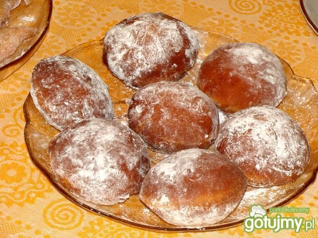 Pączki domowe z konfiturą Pączki domowe z konfiturą