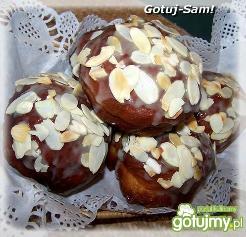 Pączki nadziewane marcepanem  Pączki nadziewane marcepanem