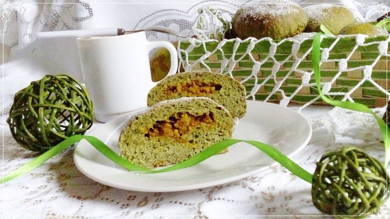Pączki szpinakowe z gruszkami Pączki szpinakowe z gruszkami
