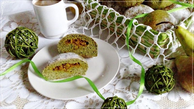 Pączki szpinakowe z gruszkami Pączki szpinakowe z gruszkami