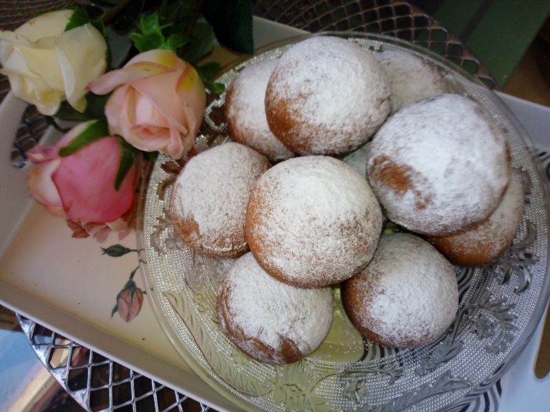 Pączki z budyniem Pączki z budyniem