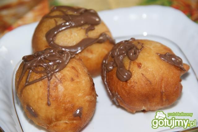 Pączki z czekoladą i w czekoladzie Pączki z czekoladą i w czekoladzie