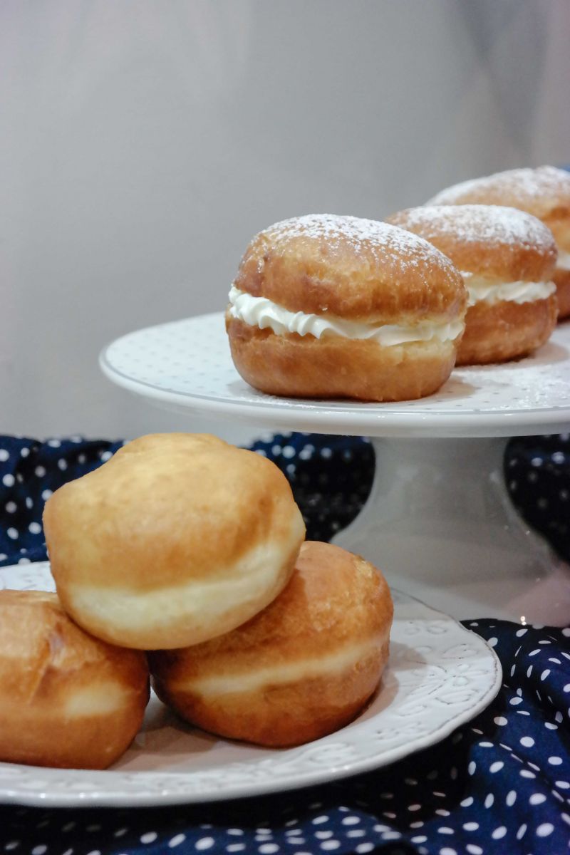 Pączki z kremem Pączki z kremem