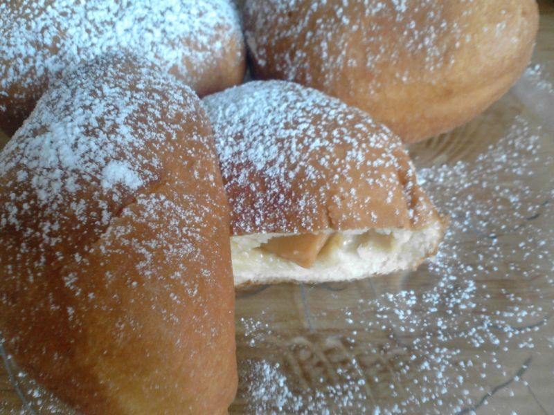Pączki z krówką Pączki z krówką