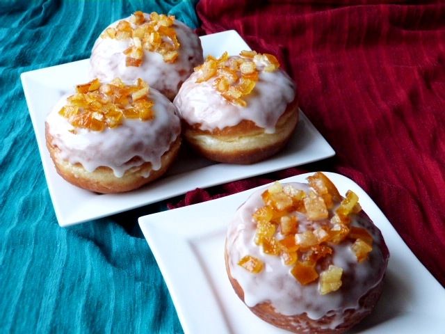 Pączki z lukrem i skórką pomarańczową Pączki z lukrem i skórką pomarańczową