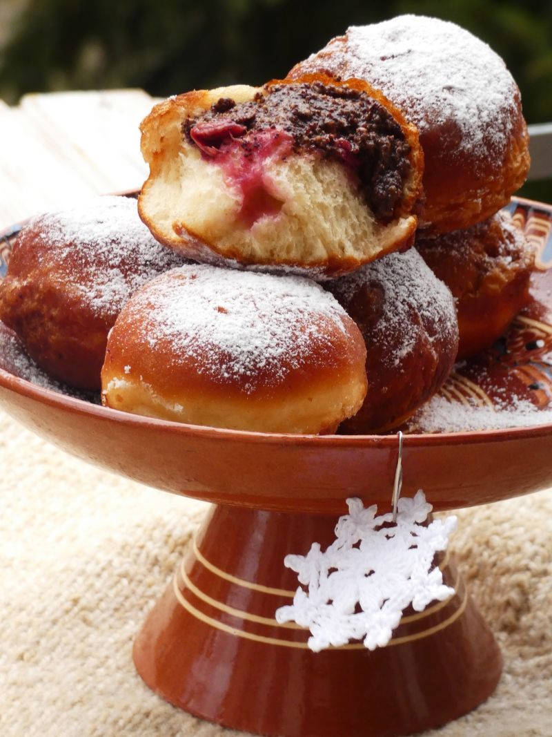 Pączki z makiem i wiśniami