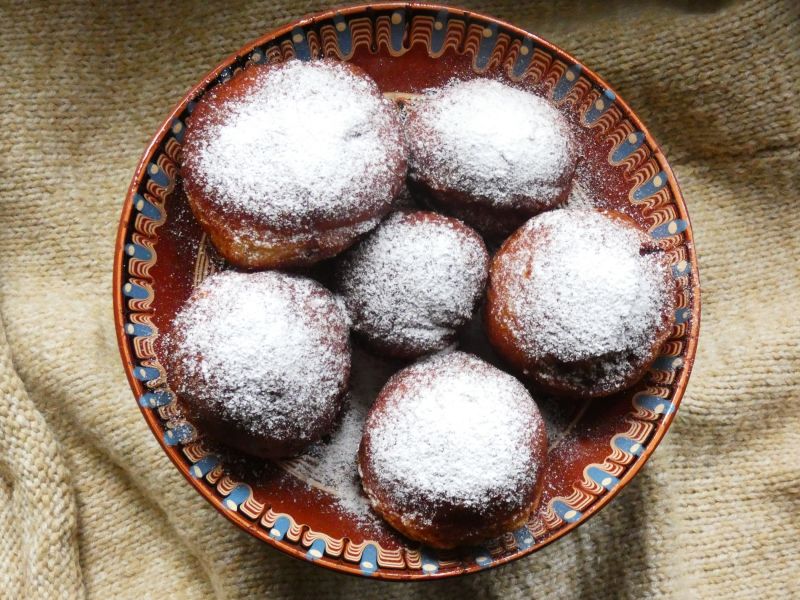 Pączki z makiem i wiśniami