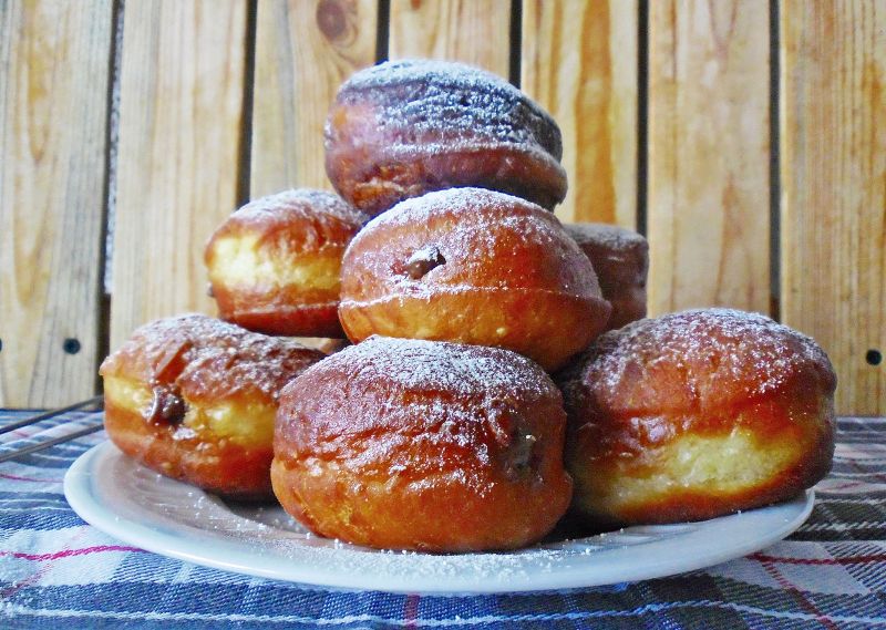 Pączki z masą krówkową Pączki z masą krówkową