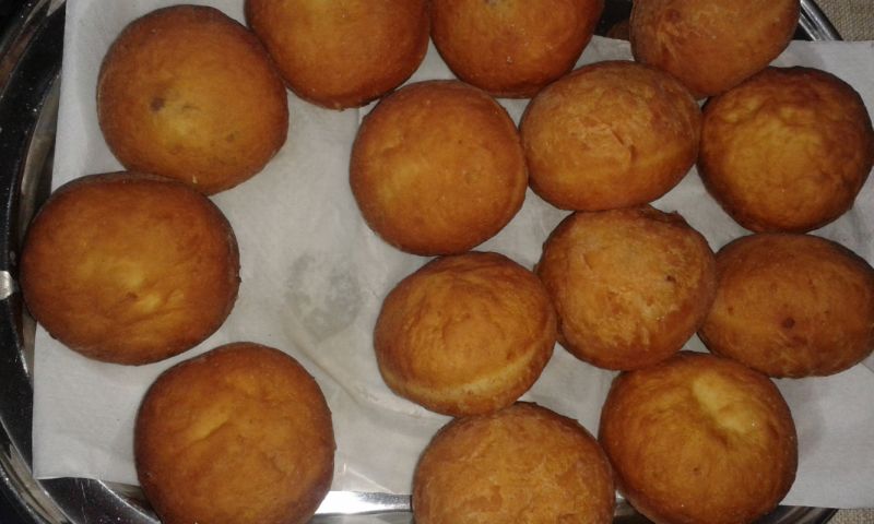 Pączki z nadzieniem z suszonych śliwek Pączki z nadzieniem z suszonych śliwek
