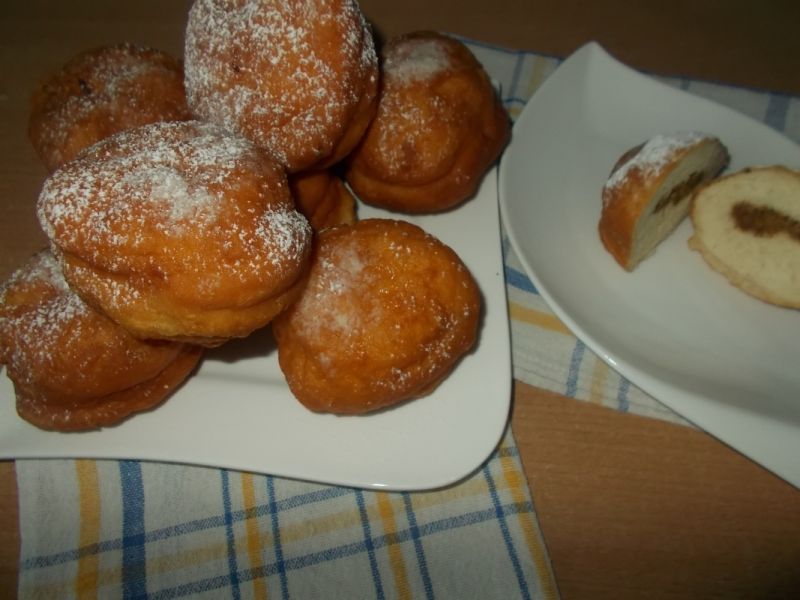 Pączki z orzechami Pączki z orzechami
