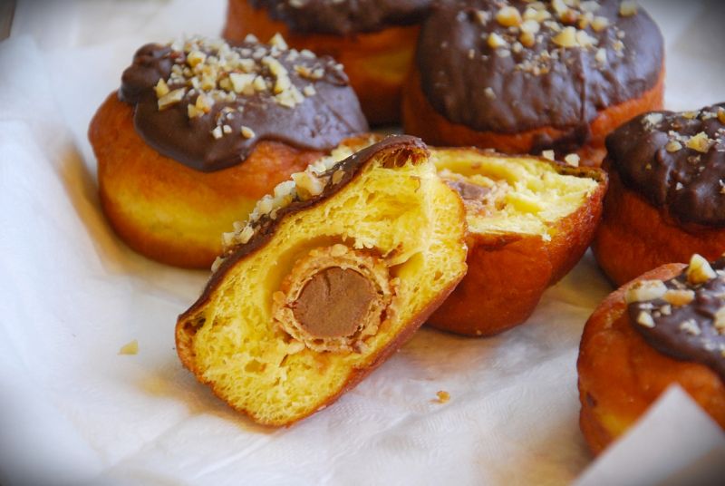 Pączki z orzechowym ciastkiem