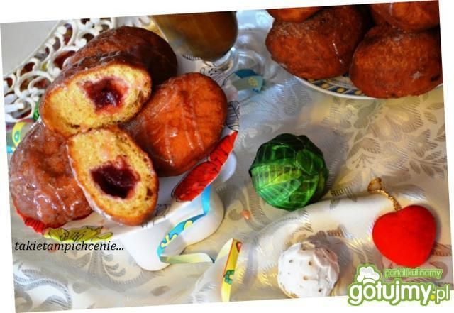 Pączki z różą z automatu Pączki z różą z automatu