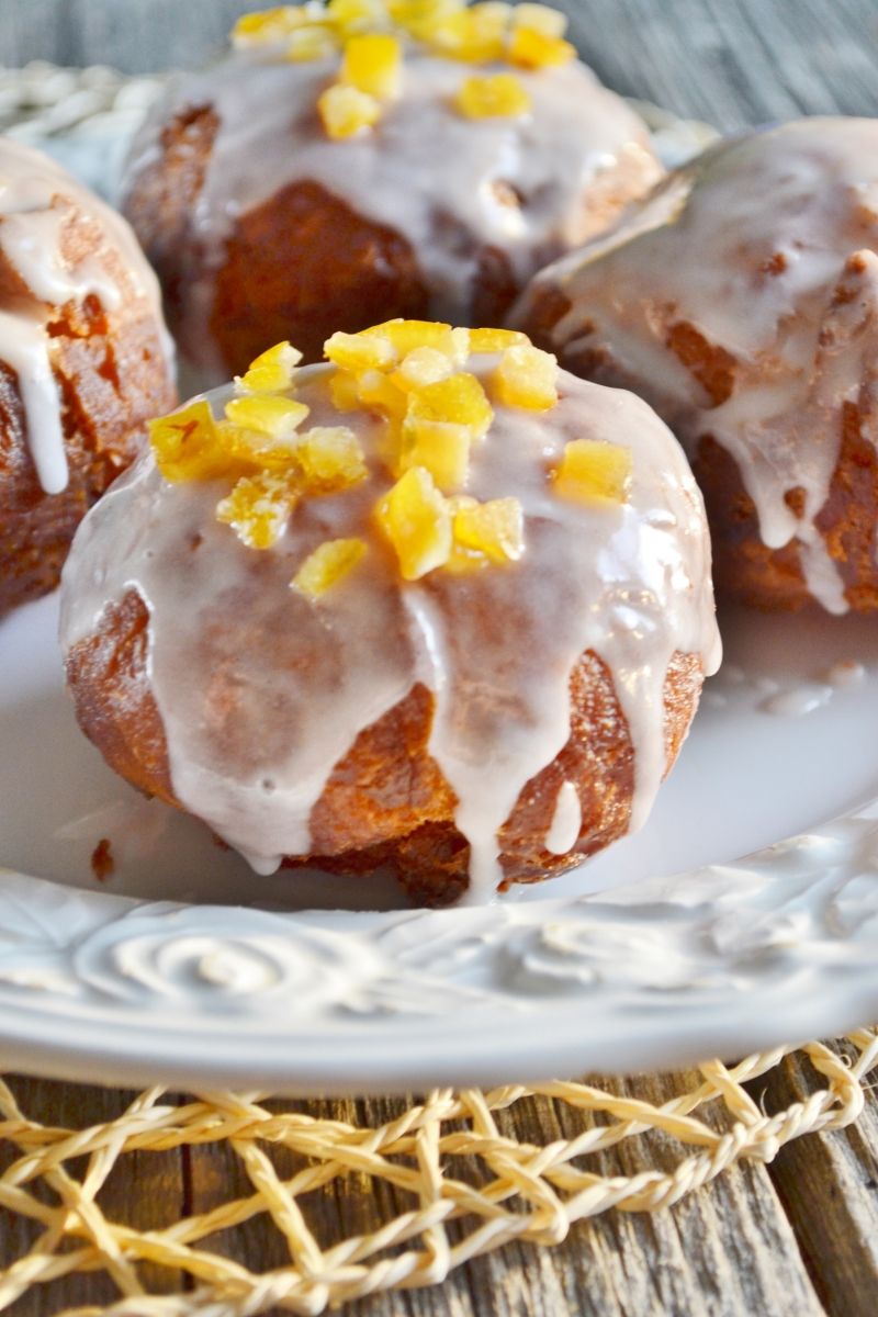 Pączki z różaną konfiturą Pączki z różaną konfiturą