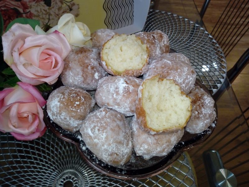 Pączki z serka wiejskiego i waniliowego Pączki z serka wiejskiego i waniliowego