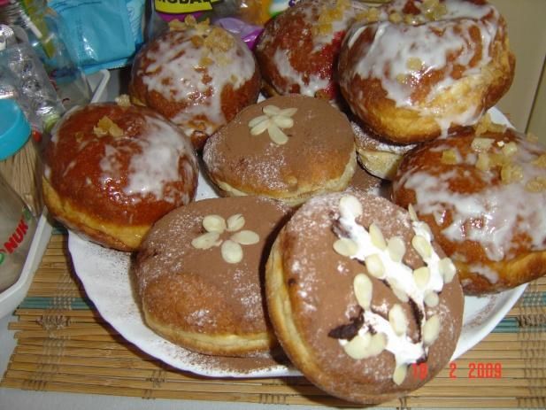 Pączki z wiśniami  Pączki z wiśniami