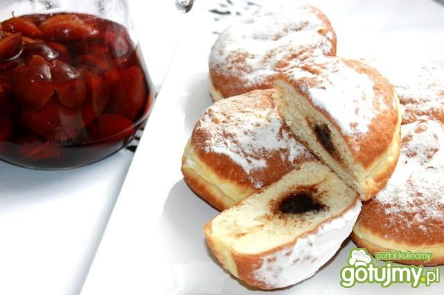 Pączki ze śliwkami 