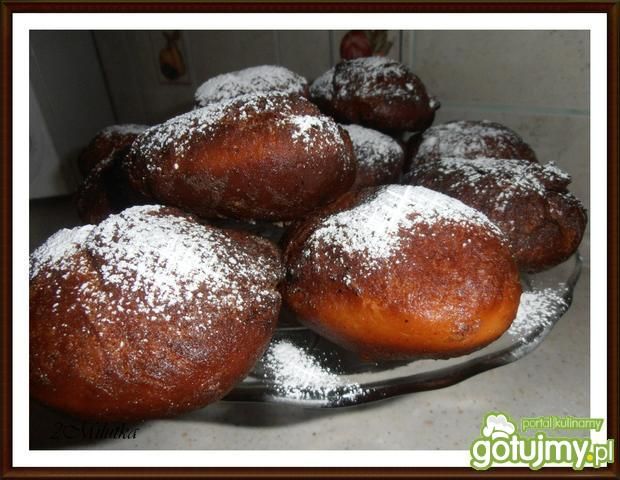 Pączusie nadziewane musem śliwkowym 