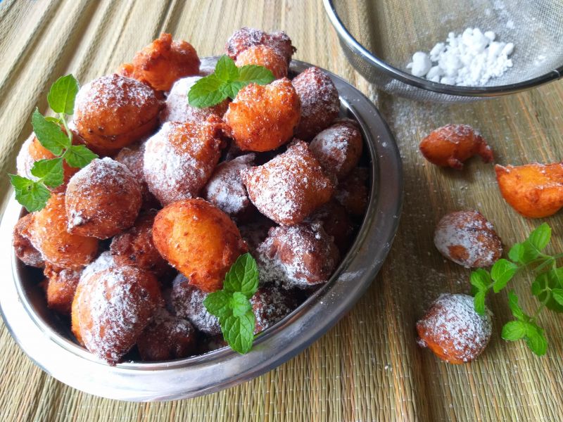 Pączusie serowe z dodatkiem olejku rumowego 