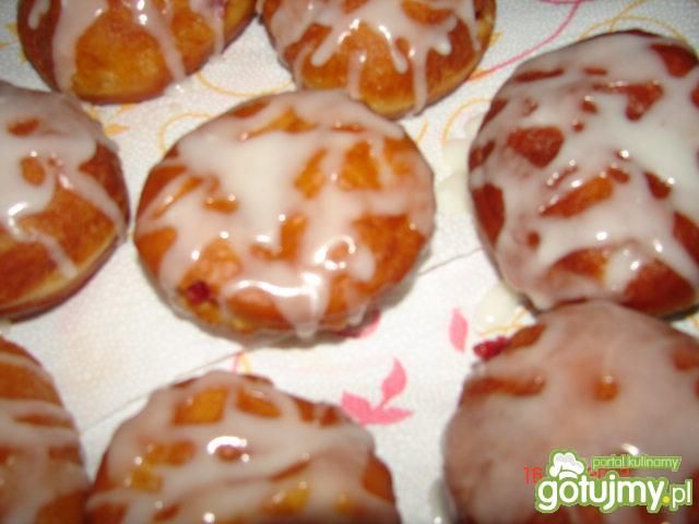 Pączusie z kardamonem, lukrem i różą