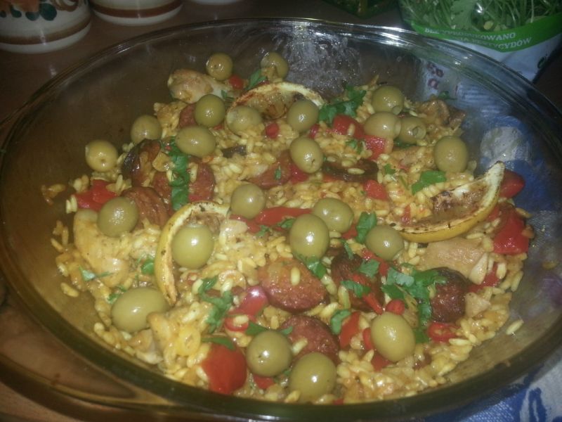 Paella z kurczakiem Paella z kurczakiem