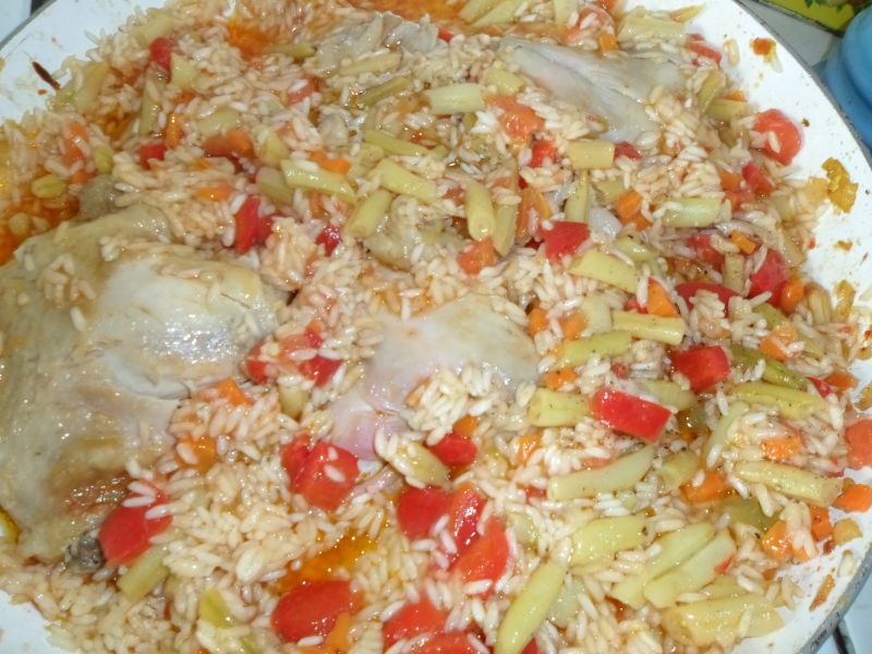 Paella z kurczakiem Paella z kurczakiem