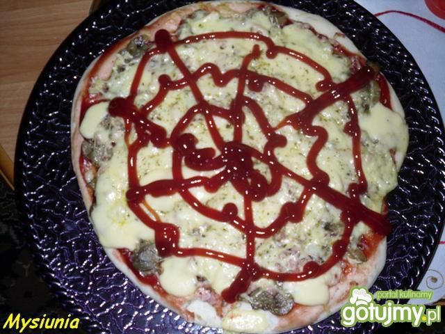Pajęcza pizza z szynka Pajęcza pizza z szynka