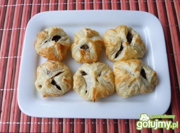 Pakieciki z ciasta francuskiego  Pakieciki z ciasta francuskiego